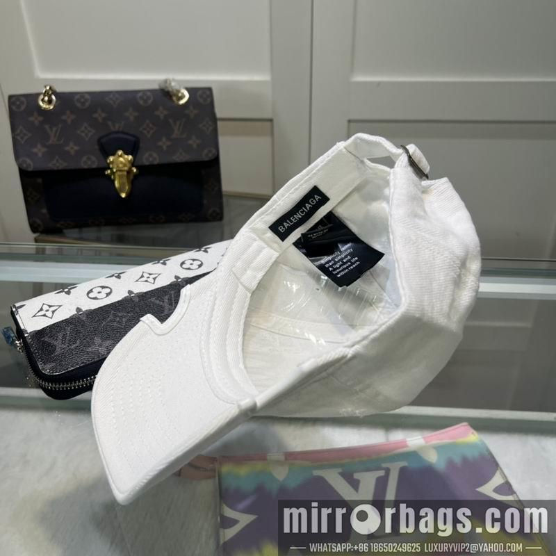 Balenciaga Hat dx84