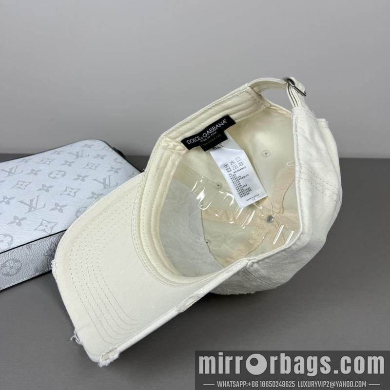 DG Hat dx20