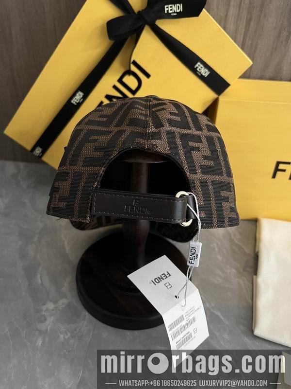 Fendi Hat dx81