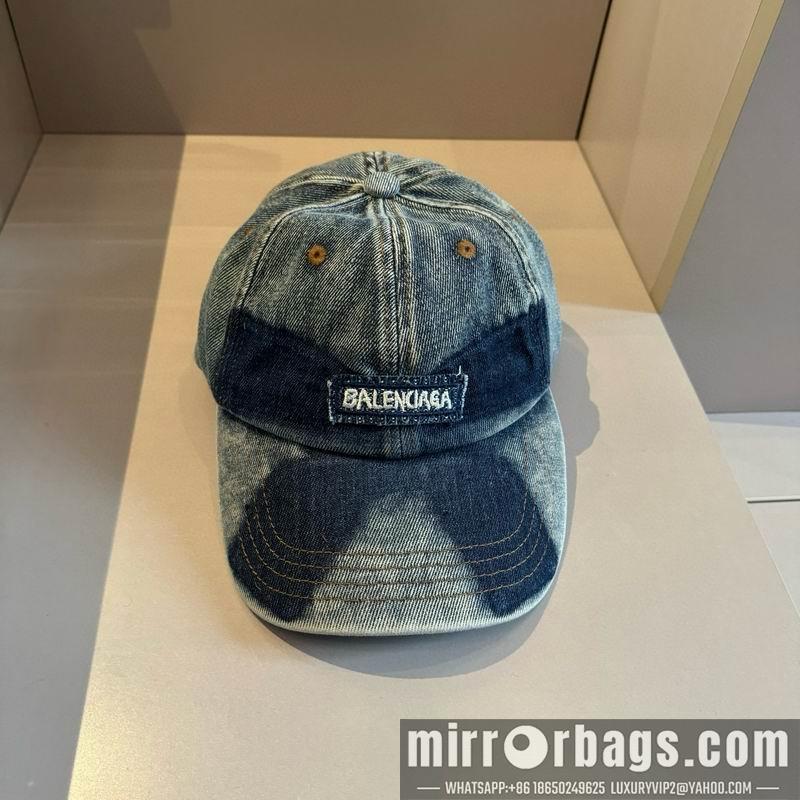 Balenciaga Hat dx08
