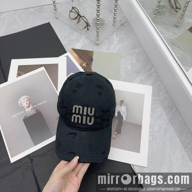 Miumiu Hat hm06