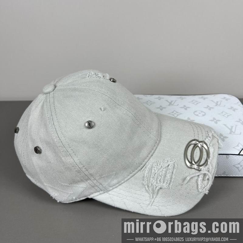 Balenciaga Hat dx40