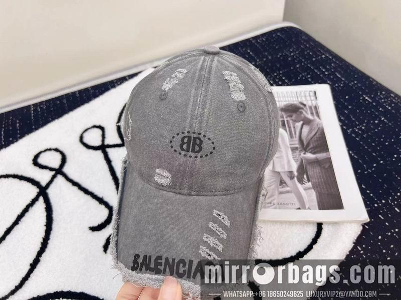 Balenciaga Hat dx107