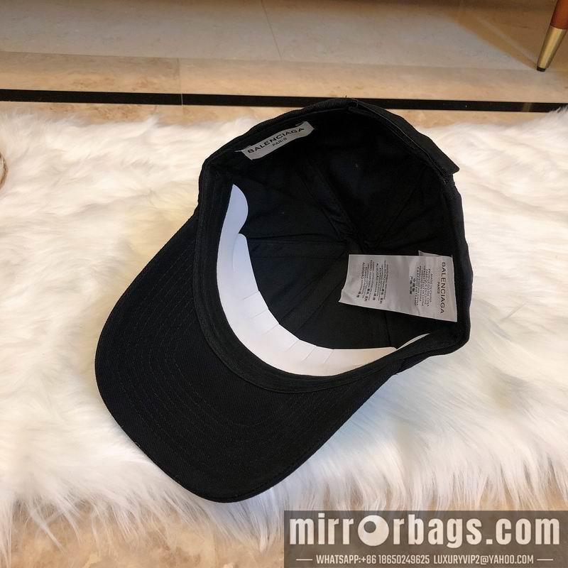 Balenciaga Hat dx09