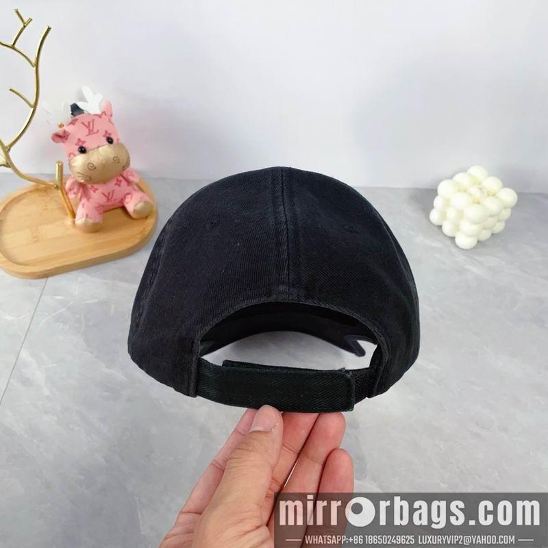 Balenciaga Hat dx93