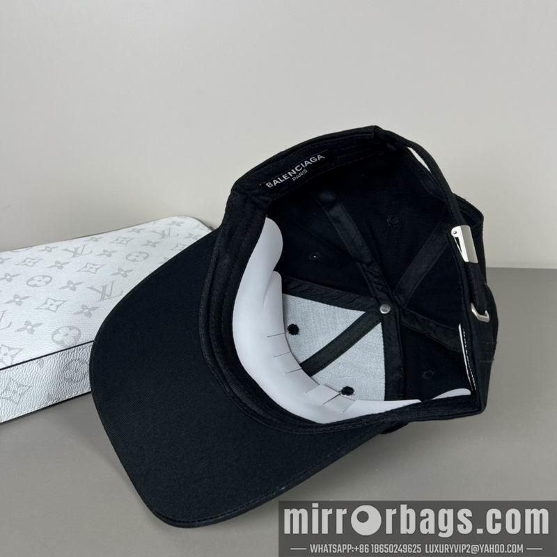 Balenciaga Hat dx32