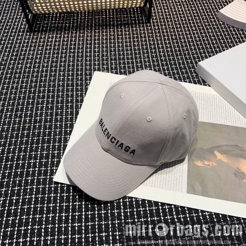 Balenciaga Hat dx11