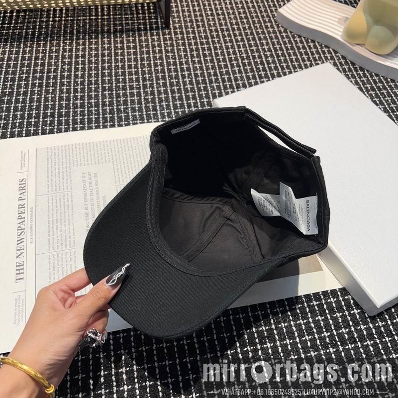 Balenciaga Hat dx14