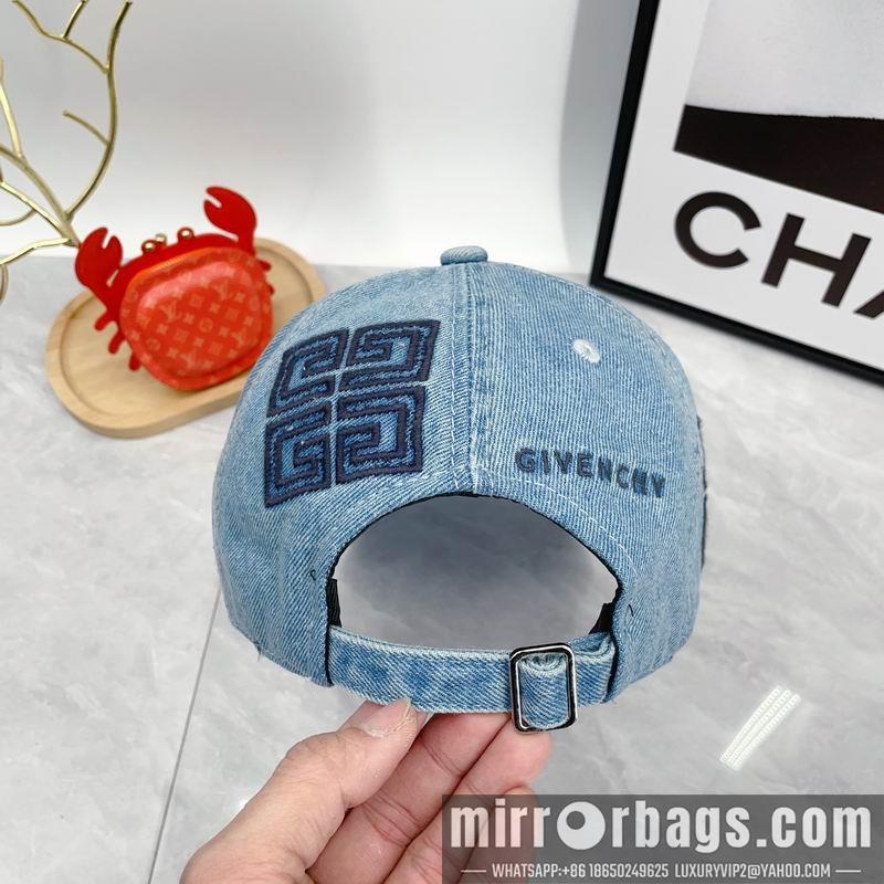 Givenchy Hat dx08