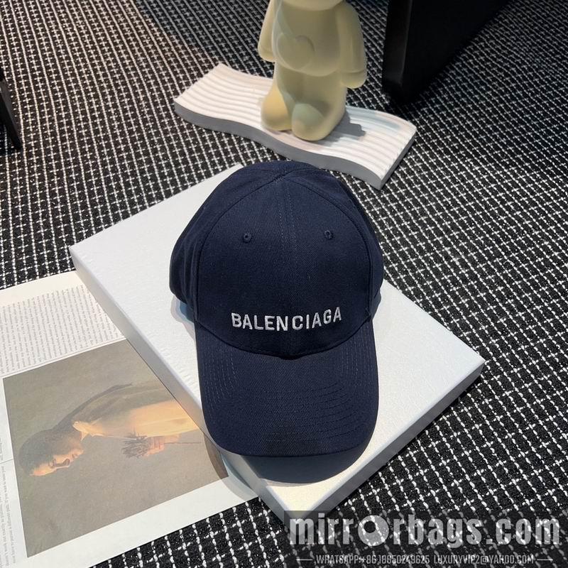 Balenciaga Hat dx10