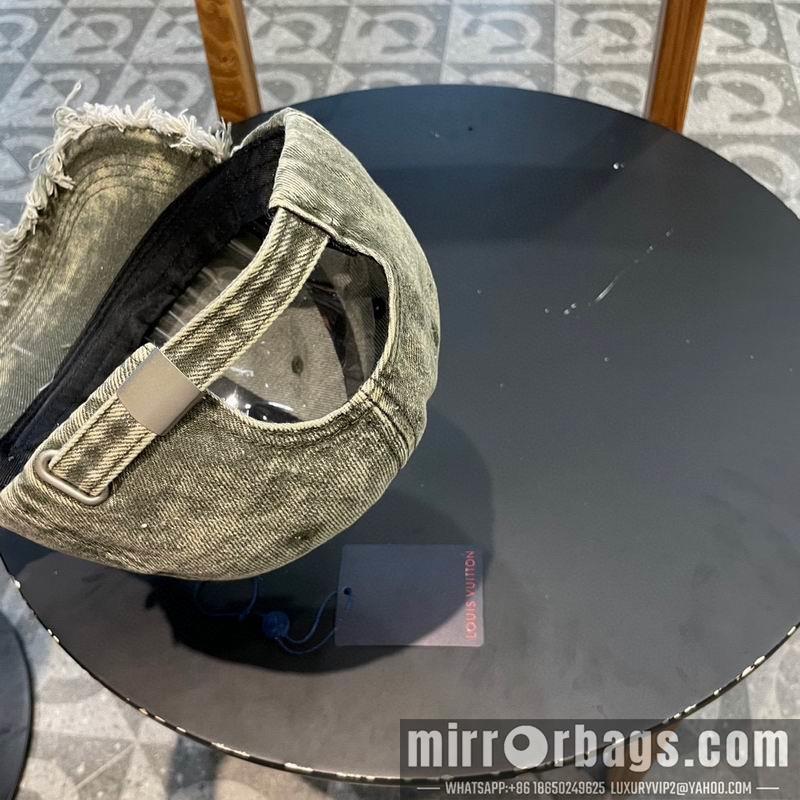 LV Hat 030982