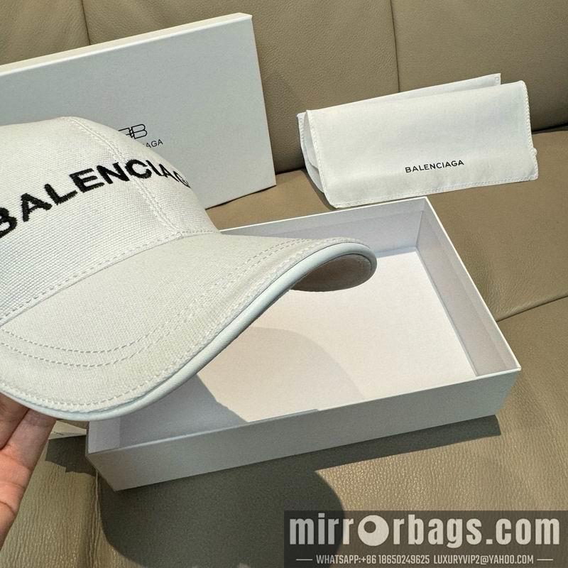 Balenciaga Hat dx79