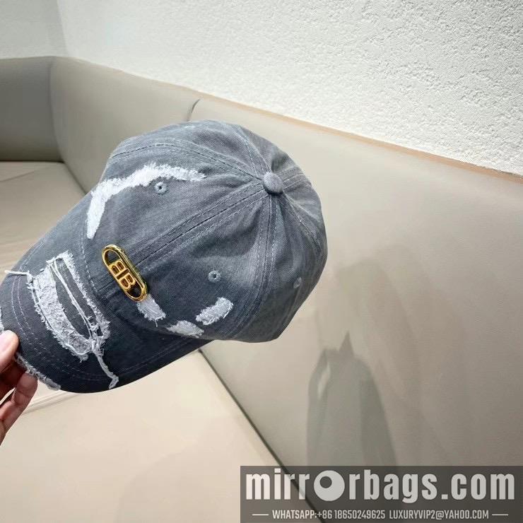Balenciaga Hat 032002