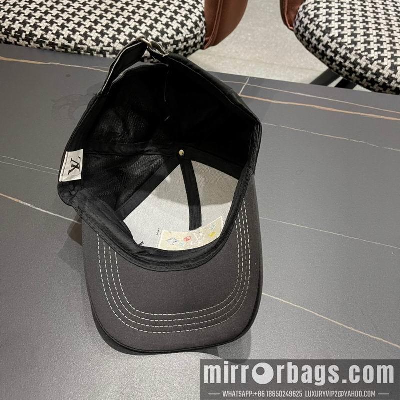 LV Hat 083001
