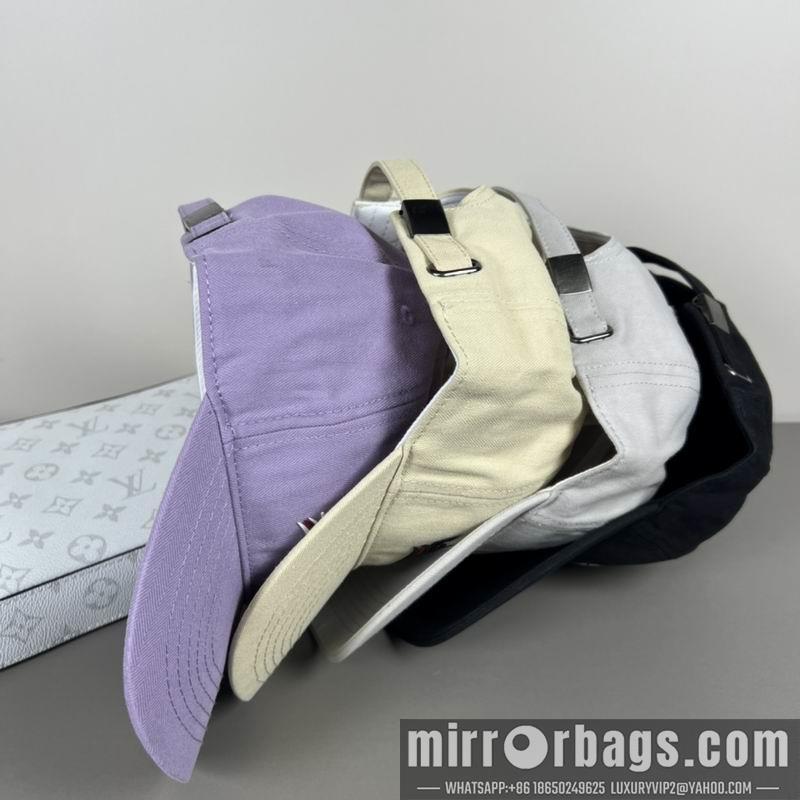 Balenciaga Hat dx38