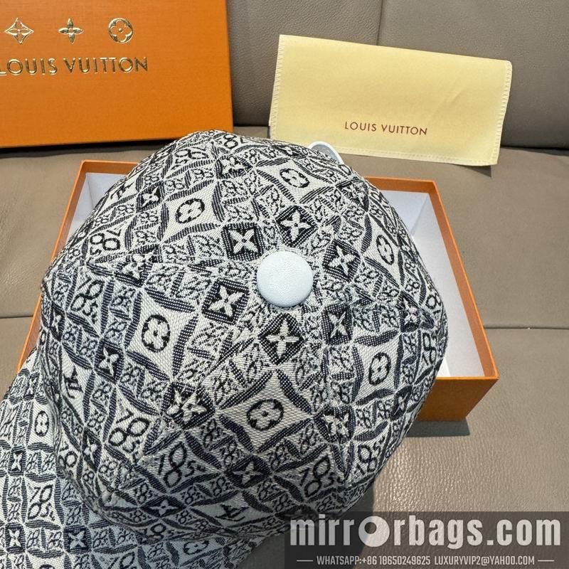LV Hat dx121
