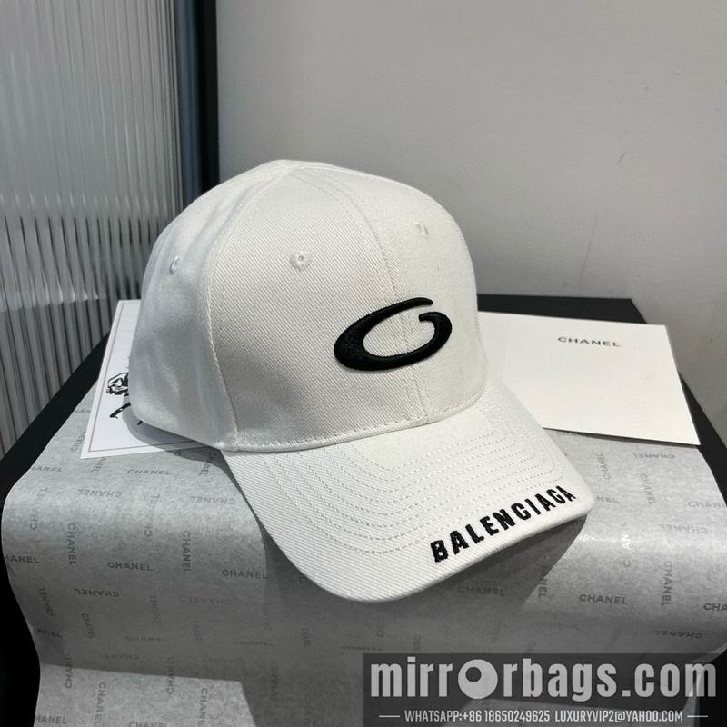 Balenciaga Hat dx42