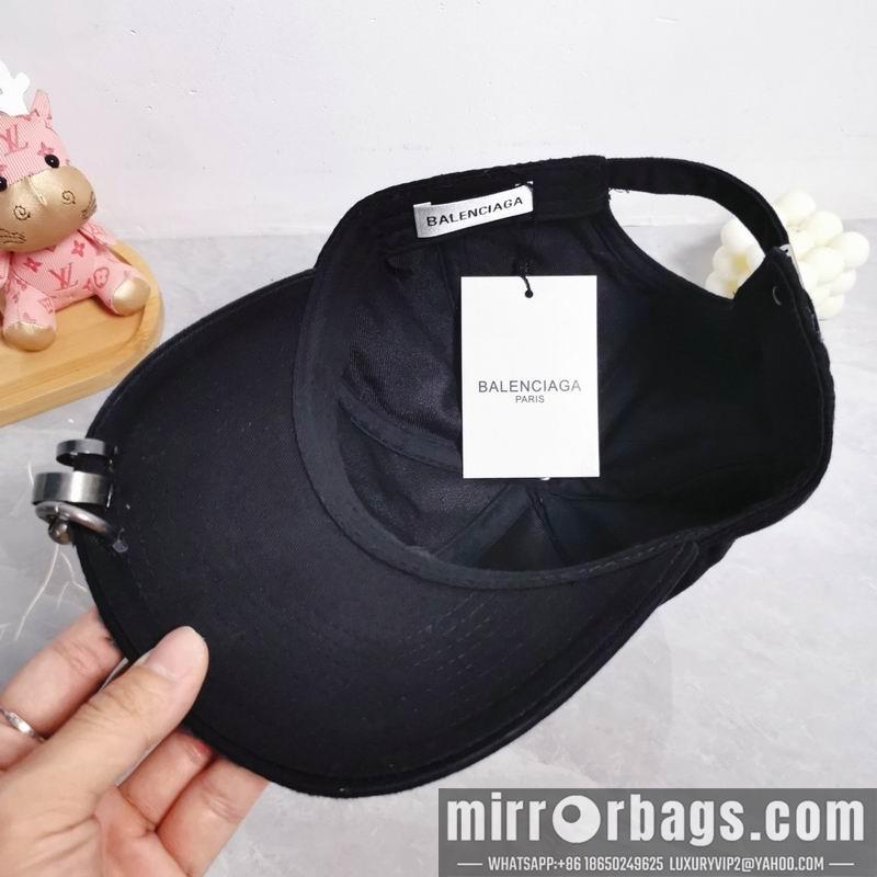 Balenciaga Hat dx18