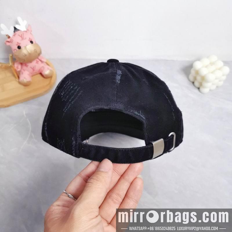 Balenciaga Hat dx18