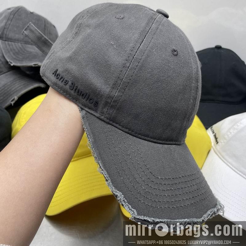 Acne Hat dx19