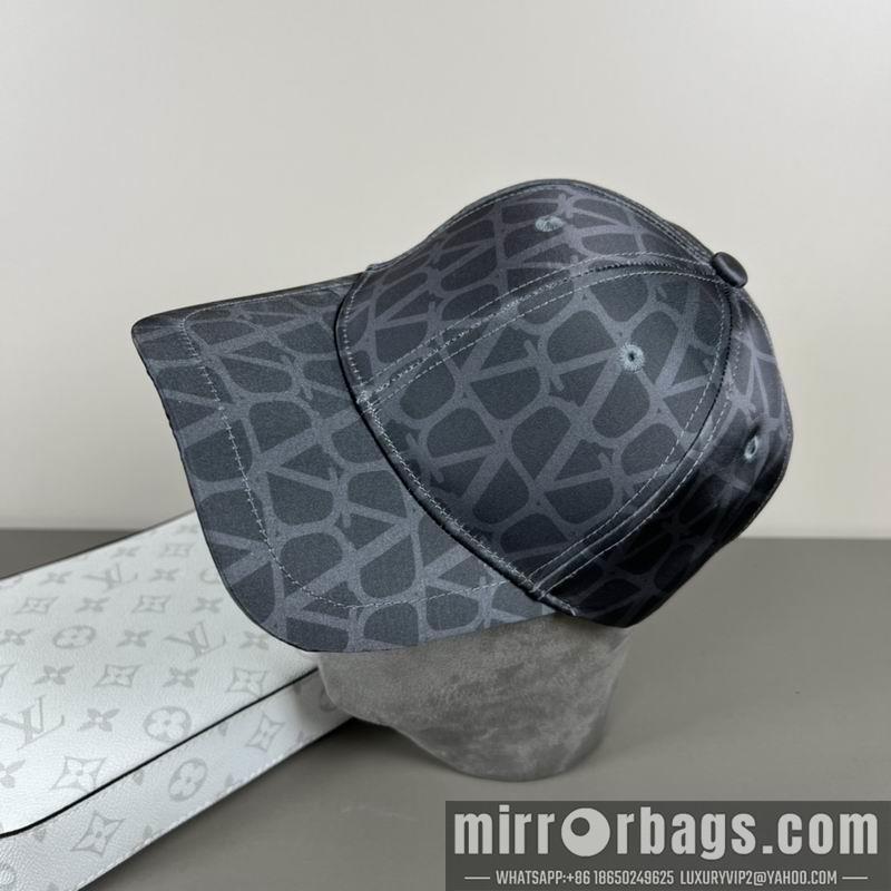 Valentino Hat dx03