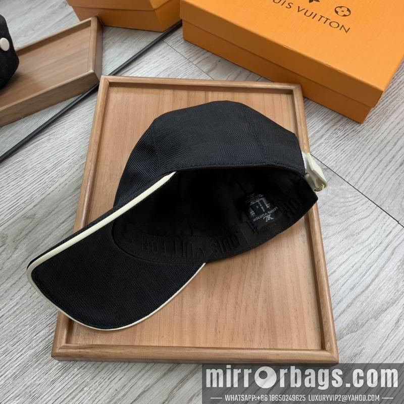 LV Hat dx152