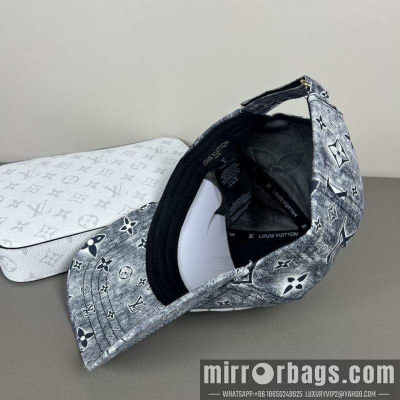LV Hat dx52