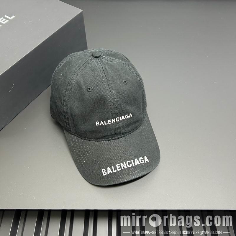 Balenciaga Hat dx16