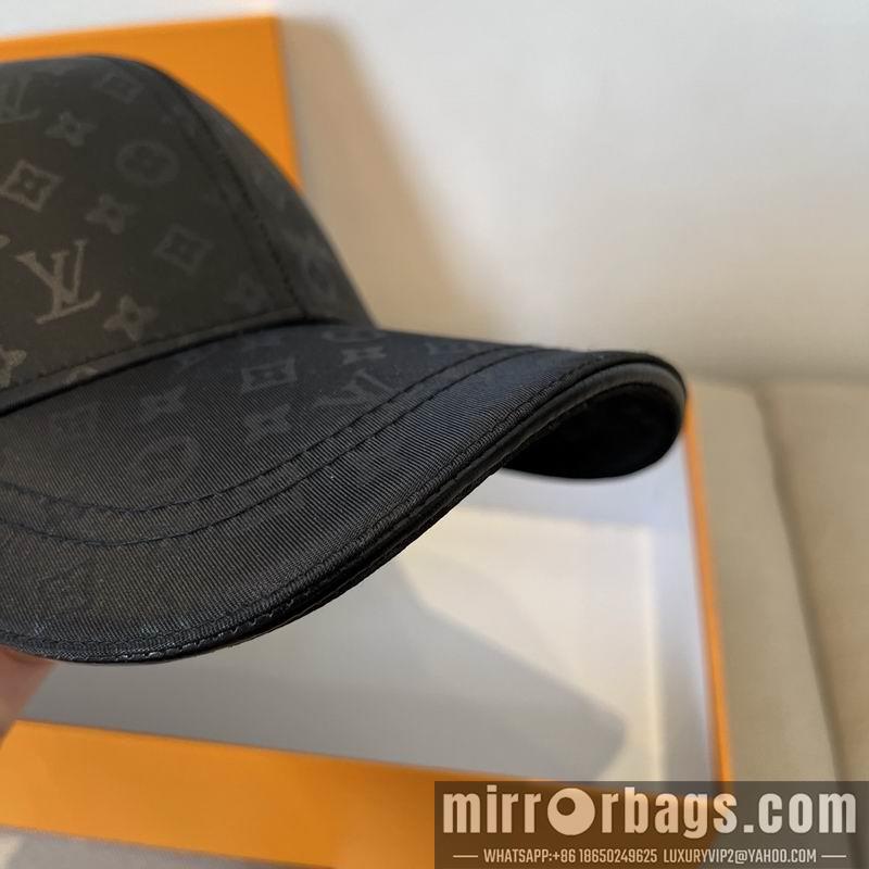LV Hat dx67