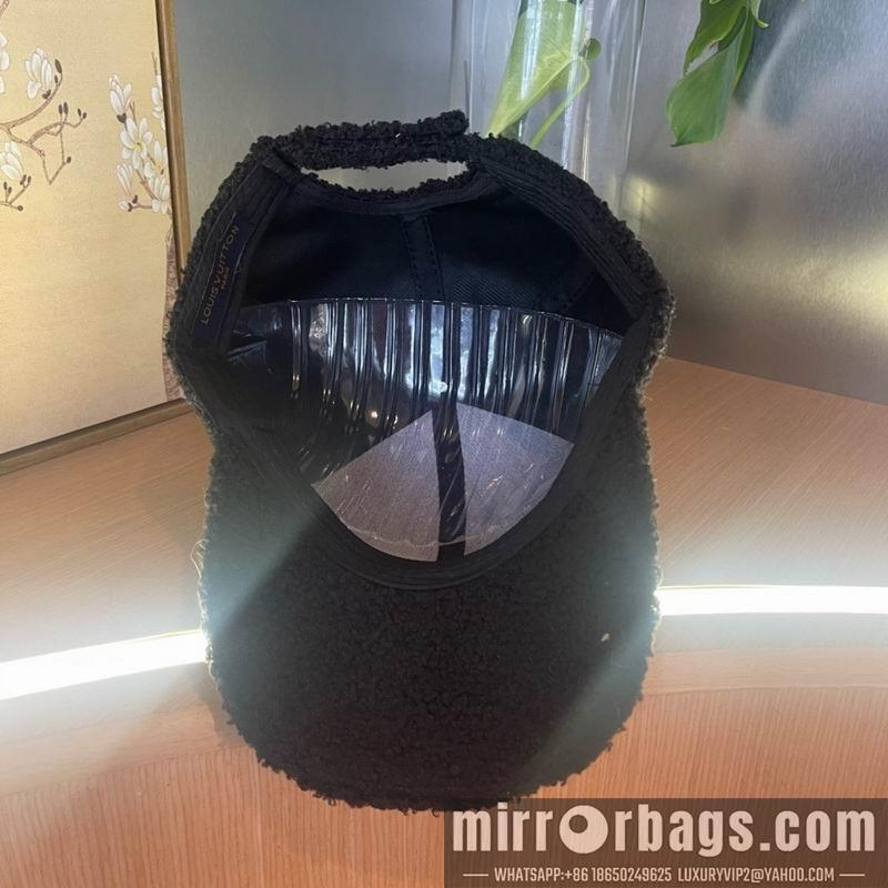 LV Hat 010601