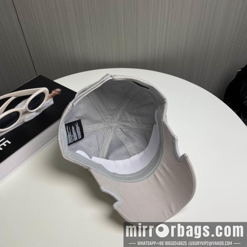 Balenciaga Hat dx95