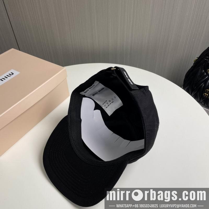 Miumiu Hat dx65