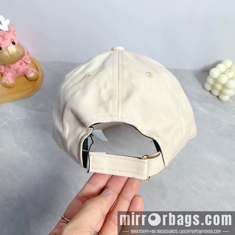 Acne Hat dx04
