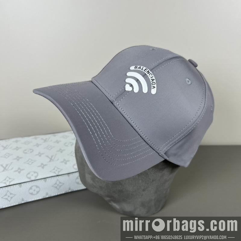Balenciaga Hat dx33