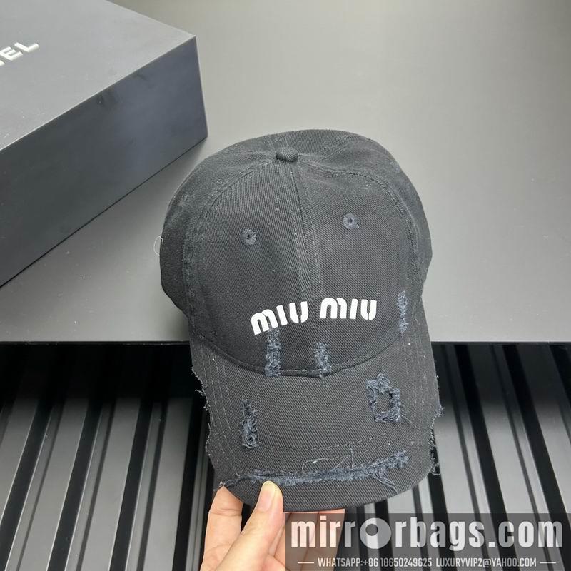 Miumiu Hat dx06