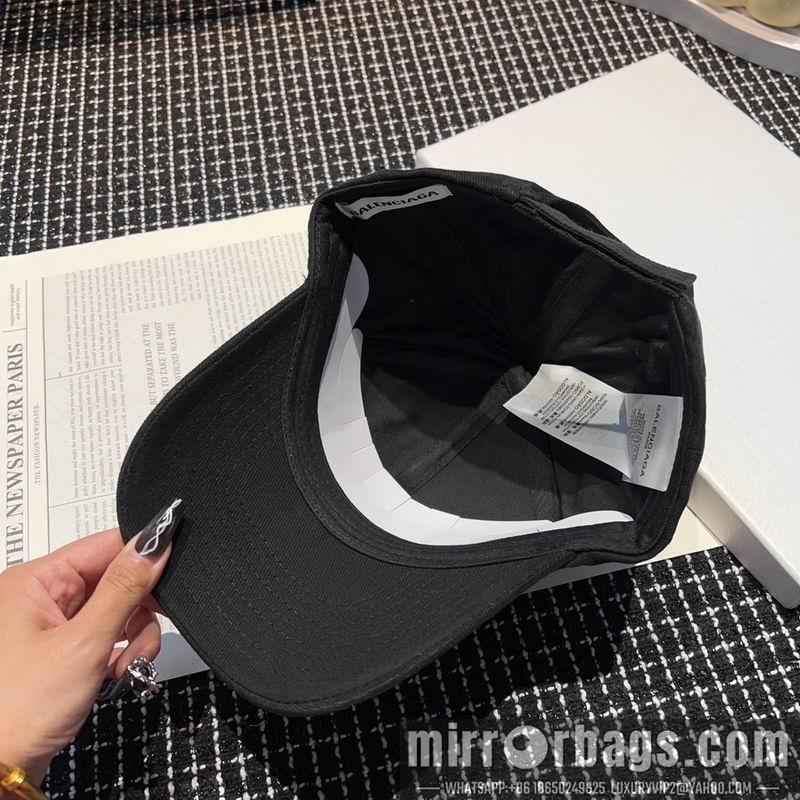 Balenciaga Hat dx10