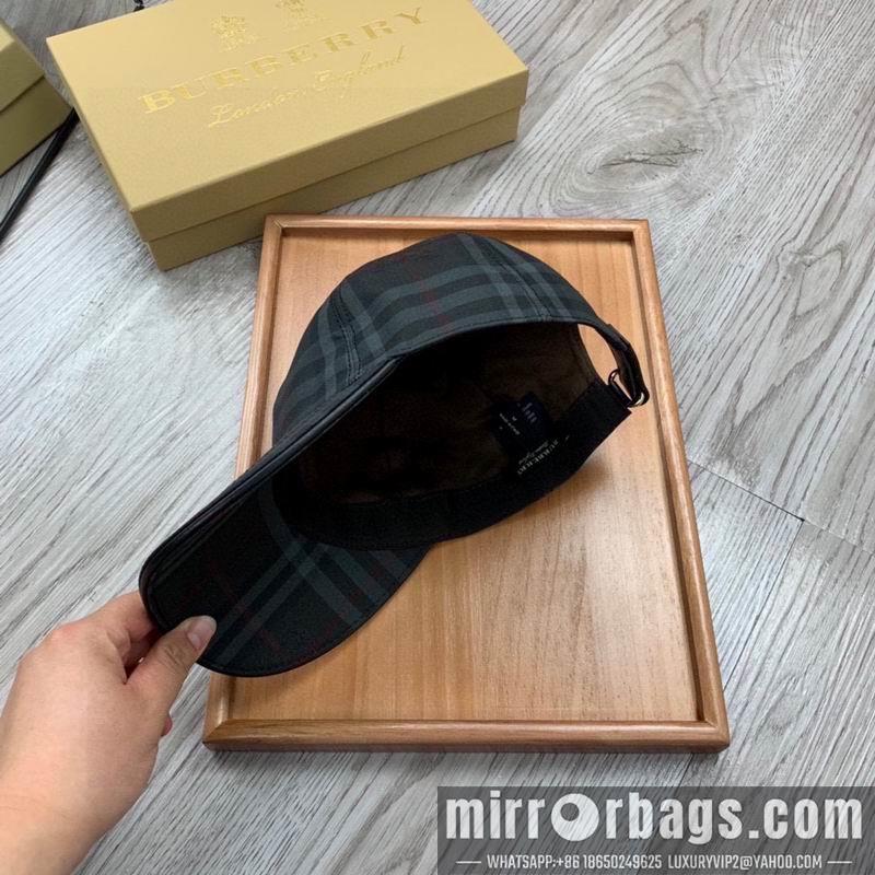 Burberry Hat32