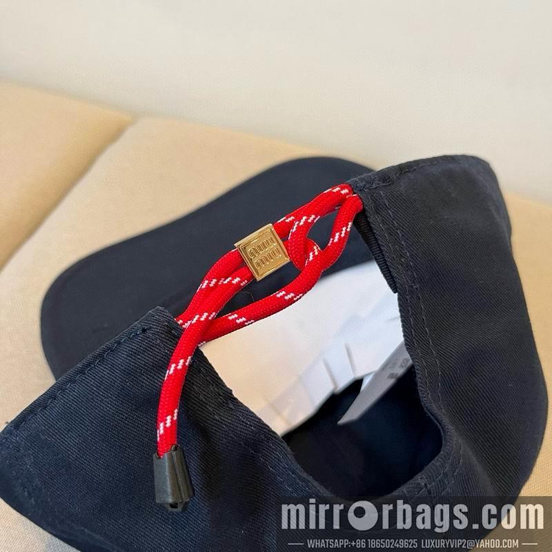 Miumiu Hat dx32