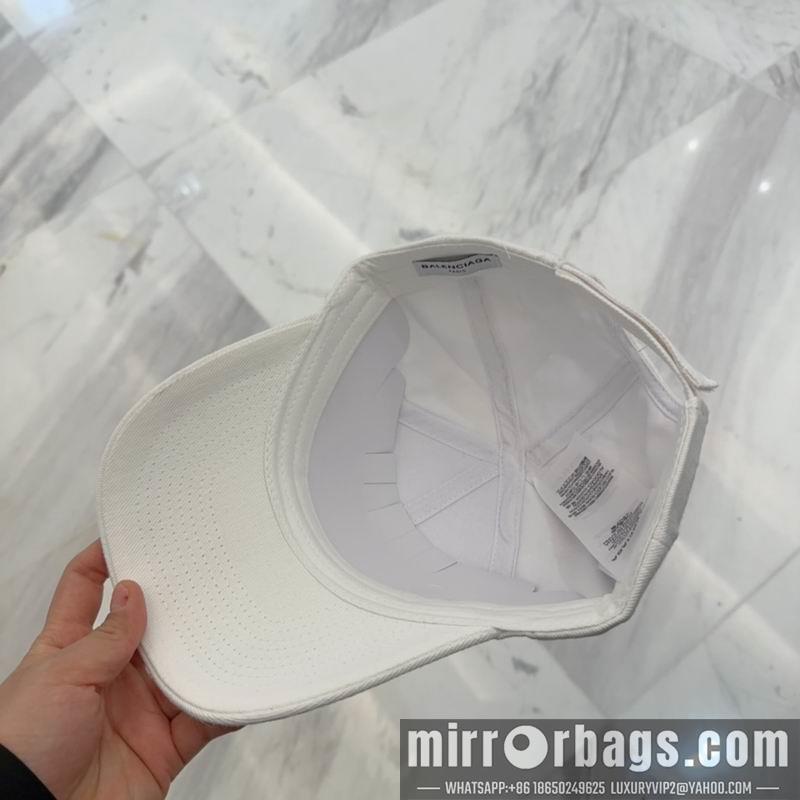 Balenciaga Hat dx70