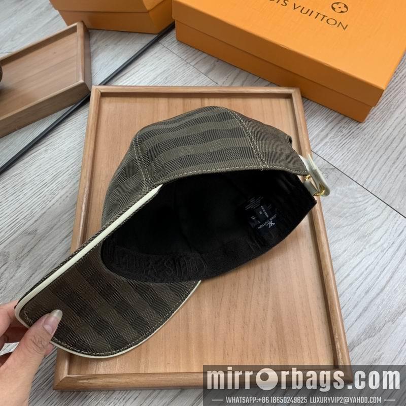 LV Hat dx150
