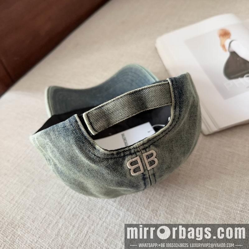 Balenciaga Hat dx39