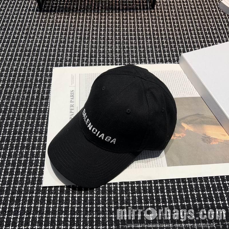 Balenciaga Hat dx10