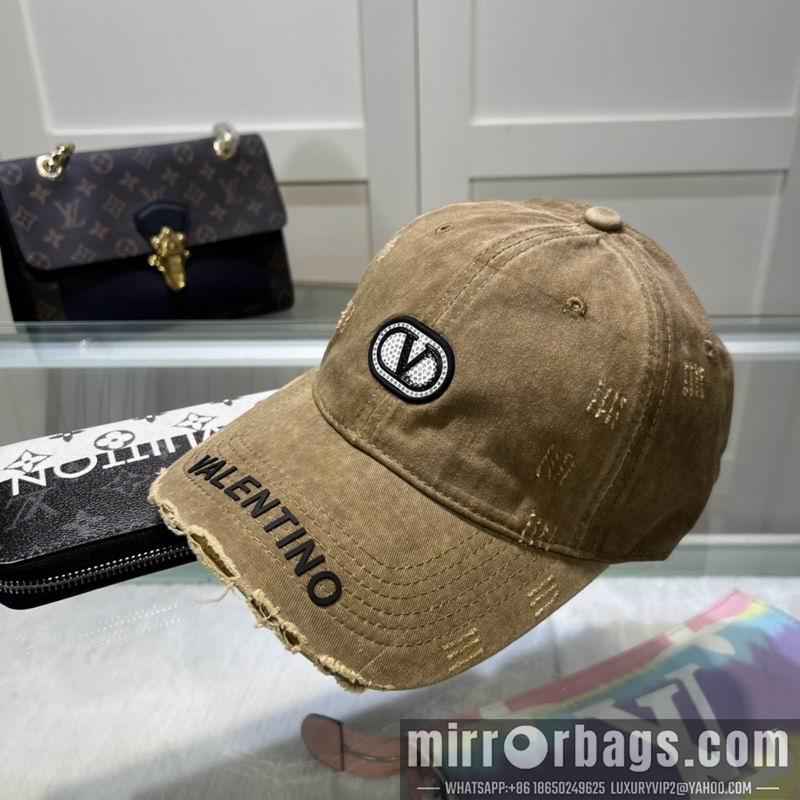 Valentino Hat 042701