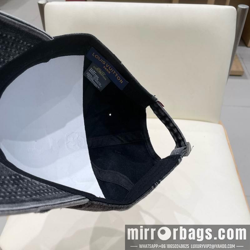 LV Hat 010903