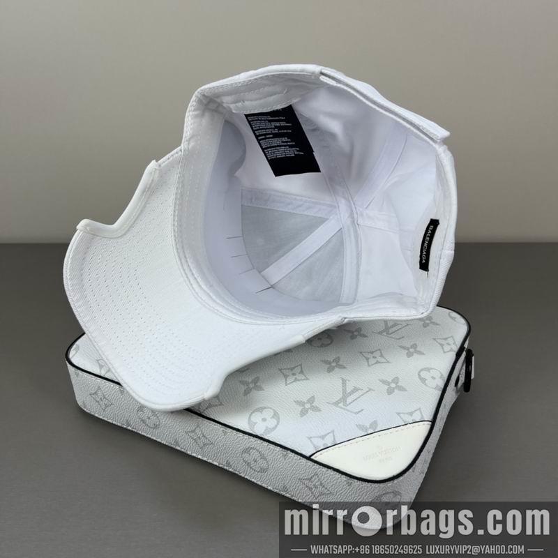 Balenciaga Hat 021004
