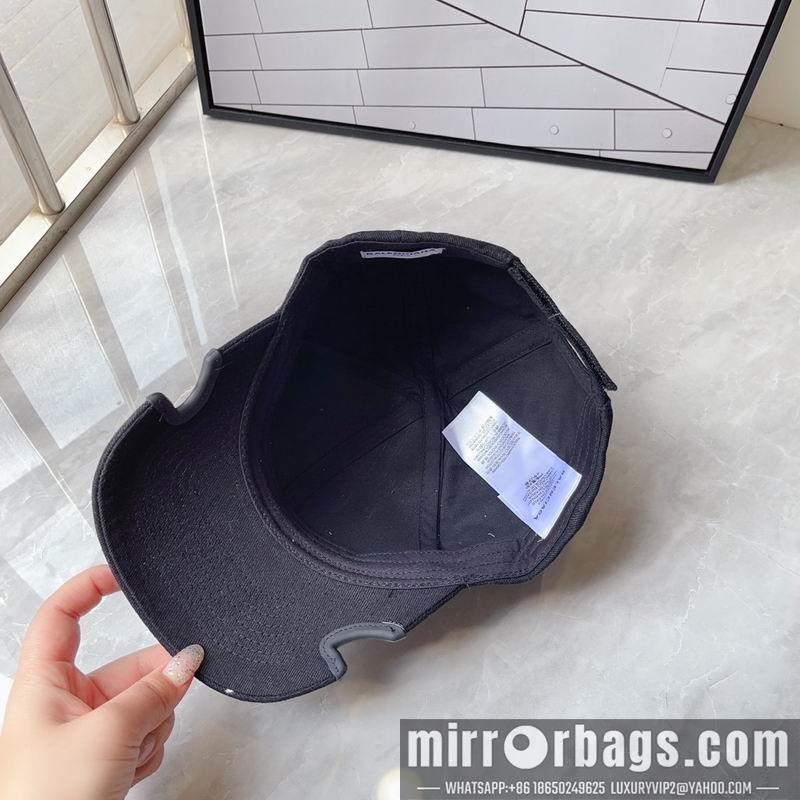 Balenciaga Hat 041703