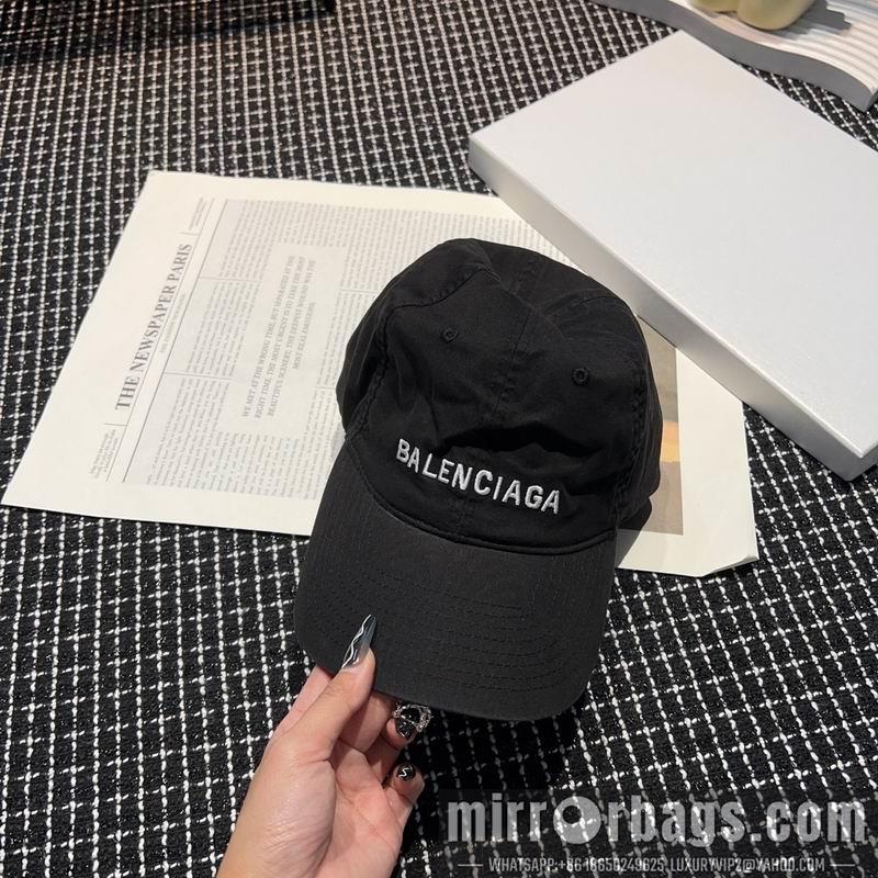 Balenciaga Hat dx24