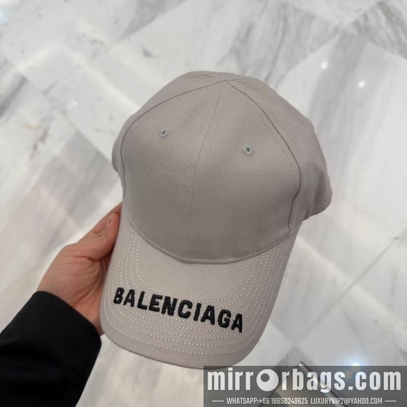 Balenciaga Hat dx75