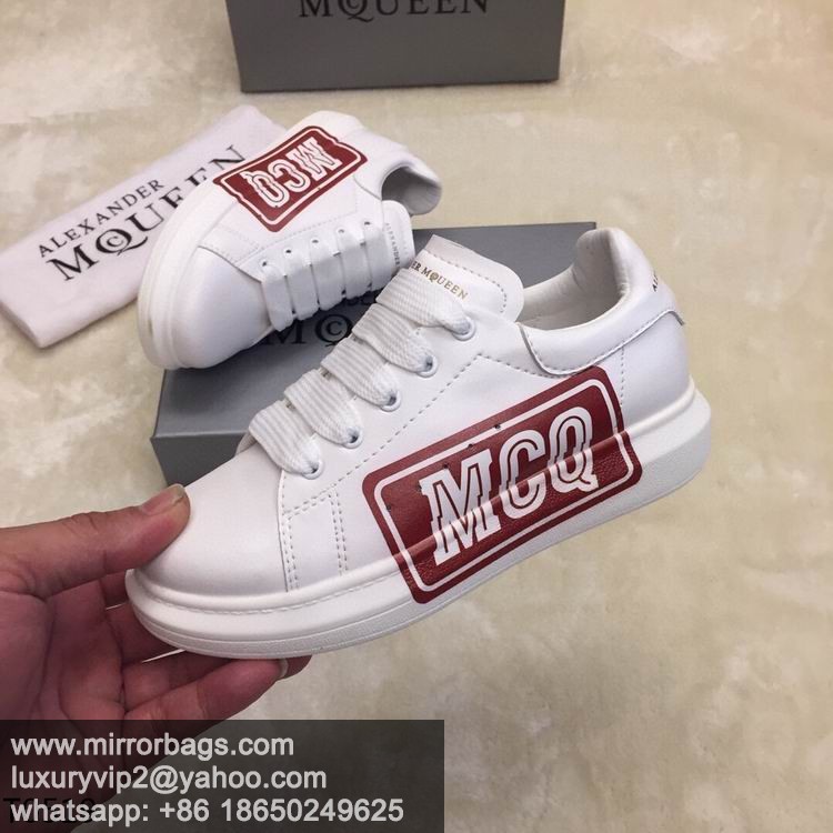 Alexander McQueen 052302