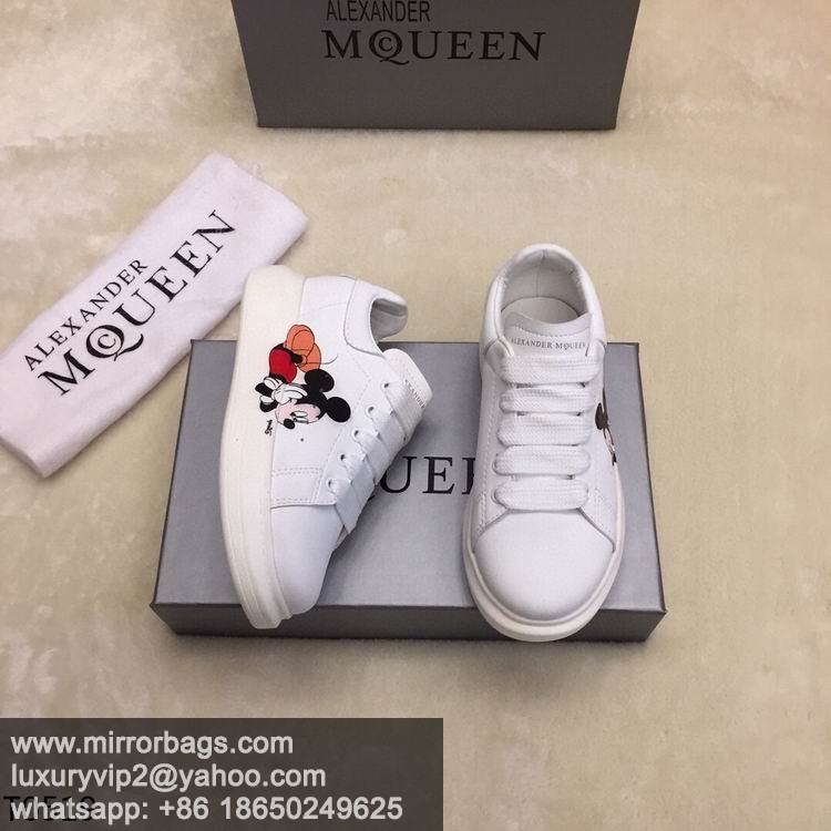 Alexander McQueen 052301